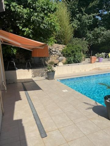L'Appartement Du Micocoulier Salon-de-Provence Luaran gambar